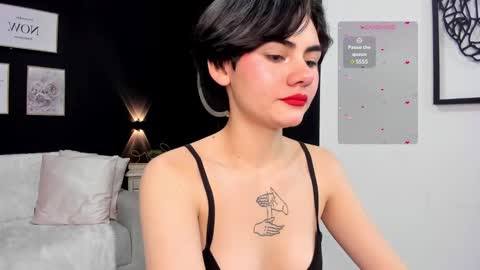 Lyn online show from December 24, 2:22 pm