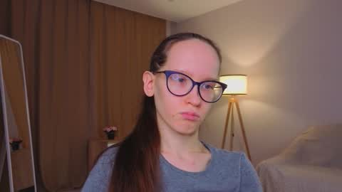 Sara online show from March 1, 4:07 pm