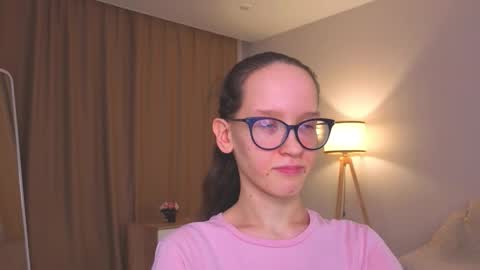 Sara online show from December 21, 4:22 pm