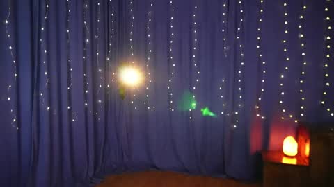 Lynn online show from December 7, 4:36 pm