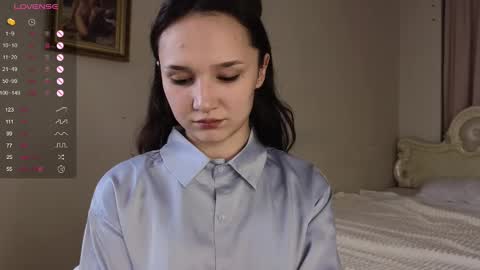 Lola online show from February 18, 7:00 pm