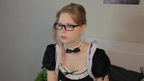 Julie online show from June 24, 7:46 pm
