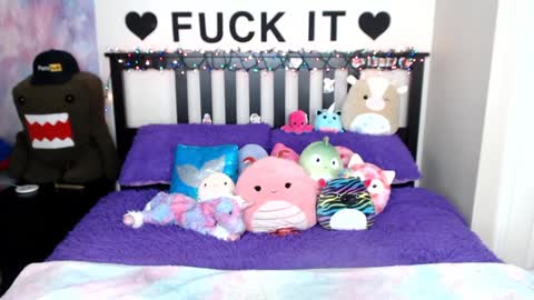 Mackenzie Wolfe online show from December 17, 8:01 am