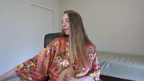 Madam Edgewood online show from February 11, 9:05 pm