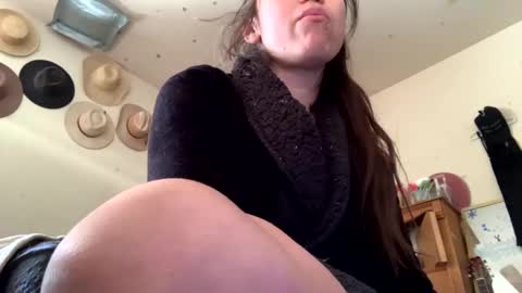 SummerPeach online show from January 6, 4:34 pm