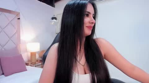 Maddie Grey online show from November 12, 5:22 pm