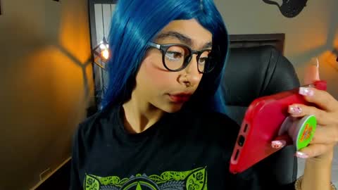 Maddie online show from December 21, 1:53 pm