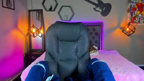 Maddie online show from March 1, 2:23 pm