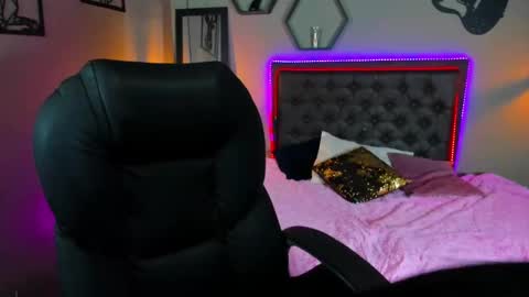 Maddie online show from February 19, 4:22 pm