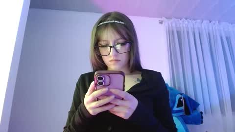 Maddy UwU online show from September 25, 11:35 pm