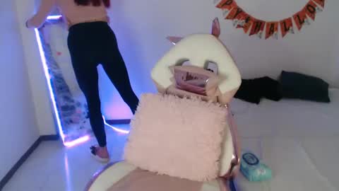 maddy_vicius19 online show from October 29, 10:01 pm