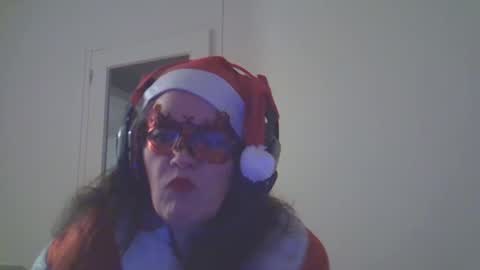 maddykler1977 online show from December 24, 9:00 pm