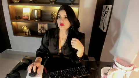 Maddy online show from January 10, 11:59 am