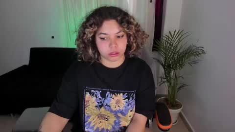 madelaine_taylor online show from January 11, 11:45 am