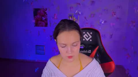 Madeline online show from November 16, 8:09 pm