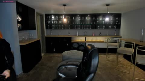 Madeline online show from March 6, 9:03 am