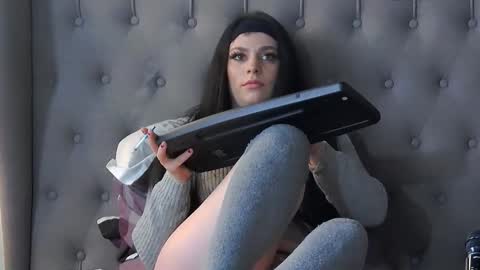 madelynvelure online show from November 26, 8:26 am