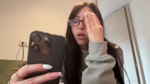 madison  online show from December 15, 9:31 pm