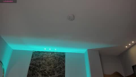 Maddi Collins online show from March 3, 12:11 pm