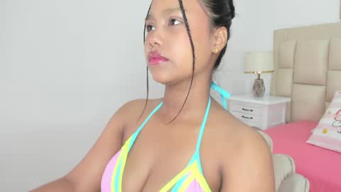 madisongomez16 online show from June 2, 11:00 am