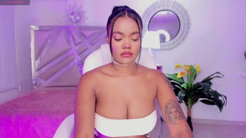 Madisson Davon online show from December 17, 2:00 pm