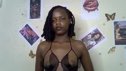 Maee online show from December 16, 9:09 pm