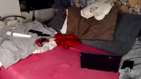 Mae Mariposa  online show from January 11, 5:01 am