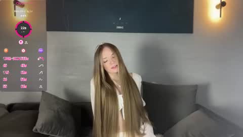 Marie online show from August 3, 6:35 pm