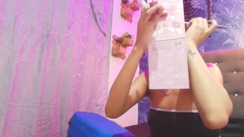 Maggie online show from December 16, 12:33 pm