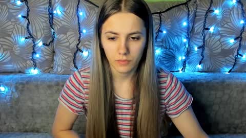 Maggie online show from December 24, 12:44 am