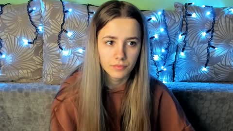 Maggie online show from December 30, 1:58 am