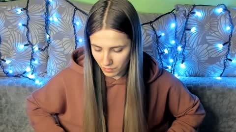 Maggie online show from December 28, 1:18 am