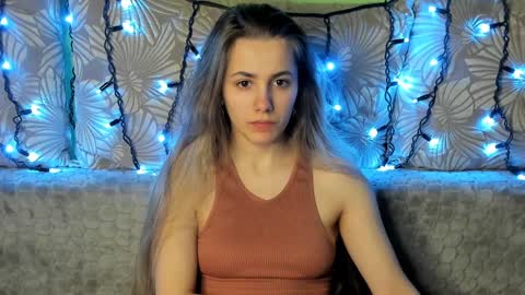 Maggie online show from February 4, 1:23 am