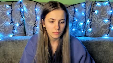 Maggie online show from December 11, 1:05 am