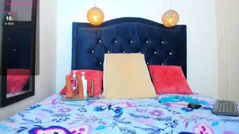 maggy_big_tits online show from July 30, 12:11 am