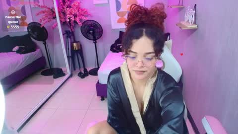 Maggy online show from April 9, 4:15 am