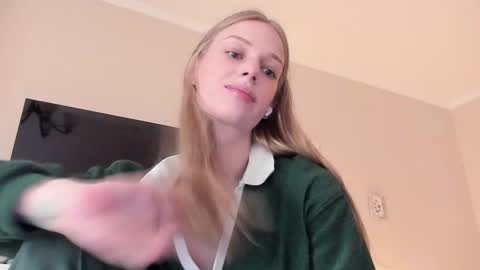 Alice  online show from March 4, 12:33 pm