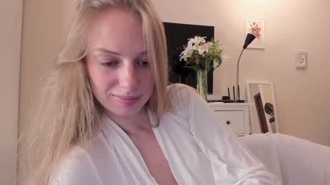 Alice  online show from January 30, 11:11 am