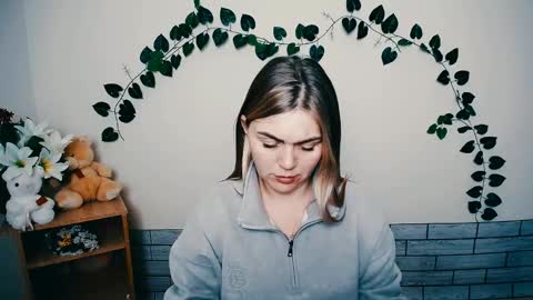 magic_katarina_ online show from March 6, 7:25 am