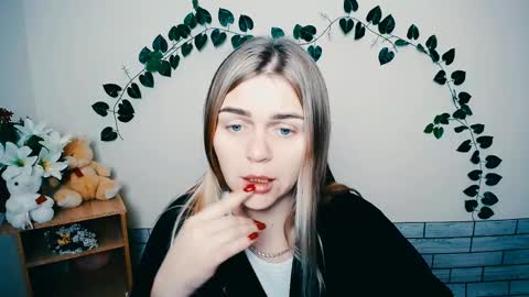 magic_katarina_ online show from March 5, 6:44 am