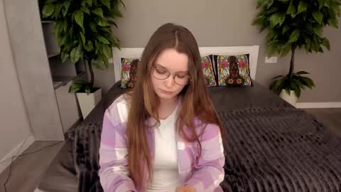 Emily online show from November 12, 2:04 pm