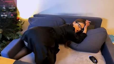 Jade online show from November 7, 7:47 am