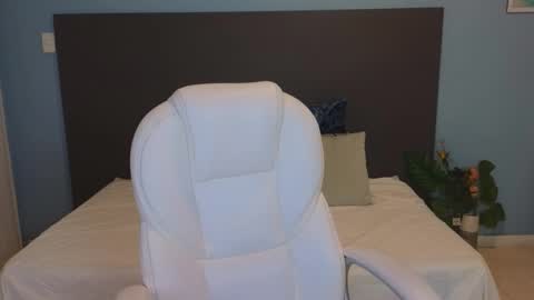 Maiaa Ruiz  online show from January 31, 1:12 pm