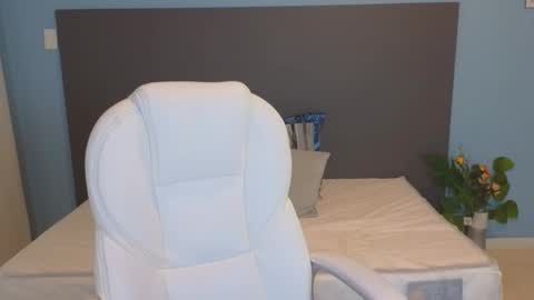 Maiaa Ruiz  online show from February 15, 2:11 pm