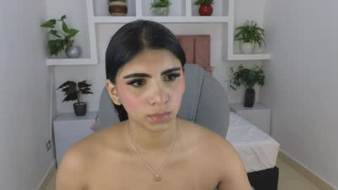 Maiaa Ruiz  online show from June 3, 12:28 pm