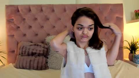  Maia  online show from February 19, 9:03 pm