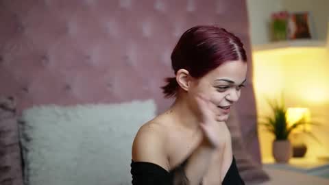  Maia  online show from March 24, 10:15 pm