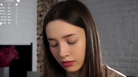 Lucy online show from February 4, 1:45 am