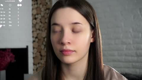 Lucy online show from February 7, 1:25 am