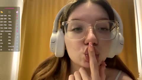 Elina online show from September 24, 9:19 am